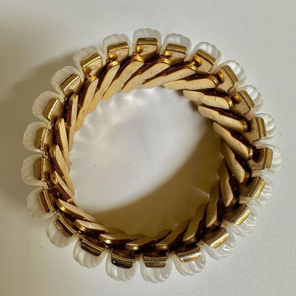 vintage  white thermoset gold tone rope design  expansion bracelet - Picture 6 of 7